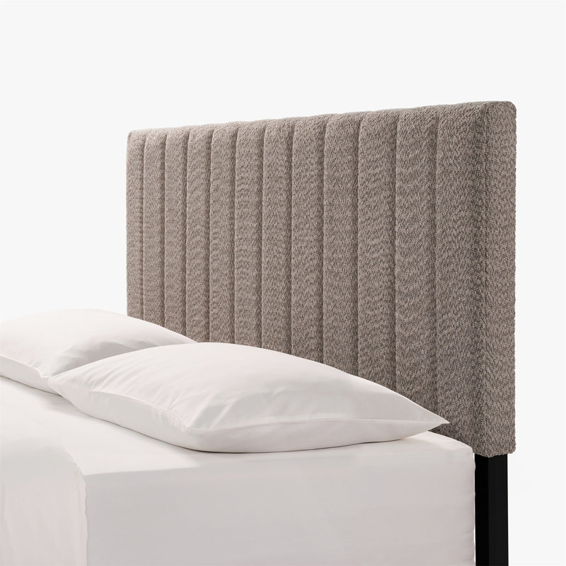 Grand lit plateforme avec tête de lit capitonnée, lattes en bois, Gris