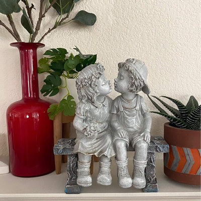Statue de jardin en résine, petite fille et garçon embrassant une miniature, petit et délicat