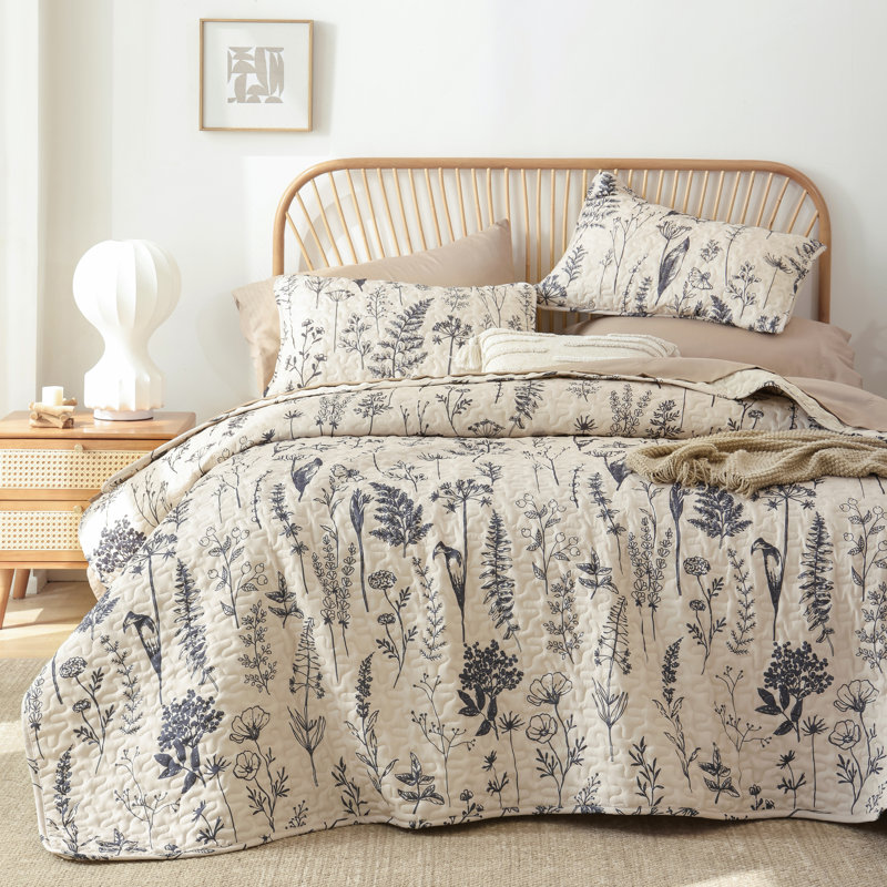 Floral Quilt Set 3 Pieces - Lightweight Botanical Pattern Quilt With Two Pillowcases, Queen Quilt + 2 Standard Pillowcases