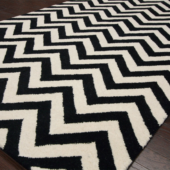 Tapis noir à motif de chevrons Migdalia, Rectangle 8'3" x 11'