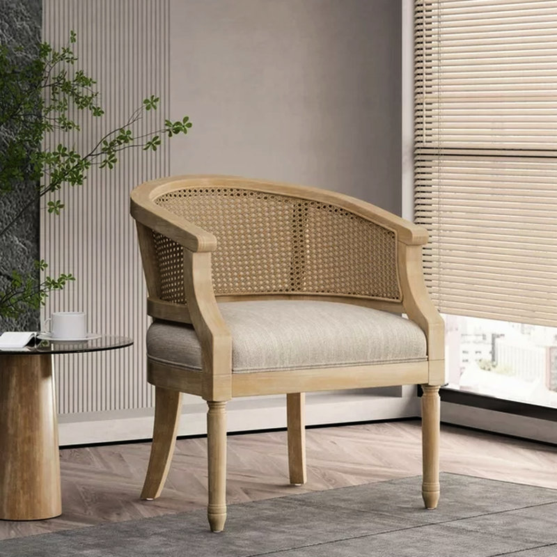 Chaise d'appoint classique classique beige avec sangles de canne et accoudoirs rembourrés avec cadre en bois d'hévéa, Beige