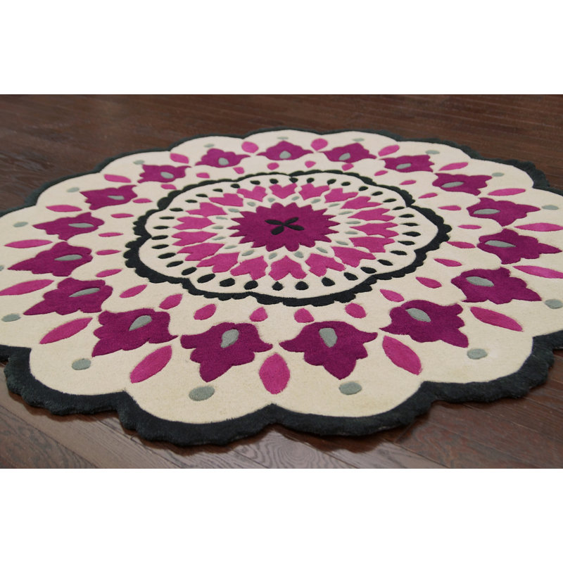 Baltique Floral Indoor Rug, Round 4'8"