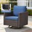 Chaise berçante pivotante en osier avec coussins Kaelahni-22772520-31176521