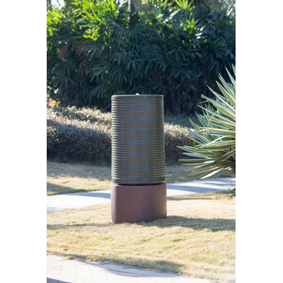 Grande fontaine cylindrique en béton 19,5 po x 19,5 po x 43,5 po, mangeoire d'oiseaux extérieure / fontaine de bain, style industriel moderne