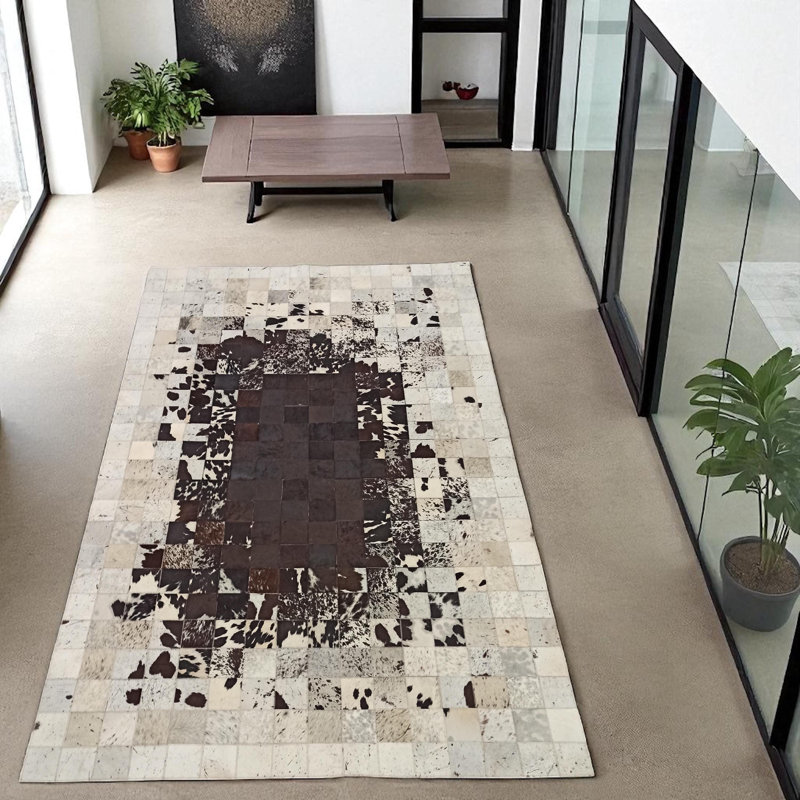Tapis en cuir de vache brun et blanc, tapis en cuir véritable, Tapis de couloir 2 pi x 7 pi 6 po