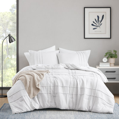 Harris Soft Washed Pinch Pleated Comforter Set