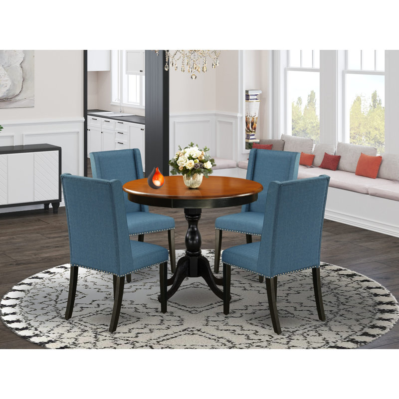 Cet ensemble de salle à manger en bois 5 pièces comprend une table de salle à manger et 4 chaises de salle à manger en tissu de lin bleu à haut dossier - Finition noire