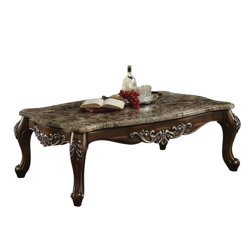 Table basse à 4 pieds