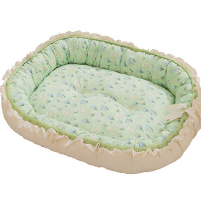 Un lit pour animal de compagnie polyvalent adapté pour le printemps et l'été, avec un protège-tête pour plus de confort et un tapis de refroidissement respirant. Convient aux petits chats et aux chiens.