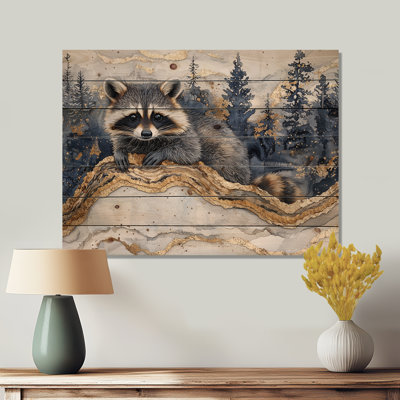 Mignon raton laveur dans la forêt hivernale III - Reproduction de raton laveur sur bois de pin naturel
