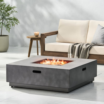 Foyer extérieur carré en fer, puissance de 50 000 BTU, style moderne, 96,7 cm (L) x 33,7 cm (P) x 33,7 cm (H), aucun assemblage requis, finition gris pierre. Fonctionne au propane uniquement.