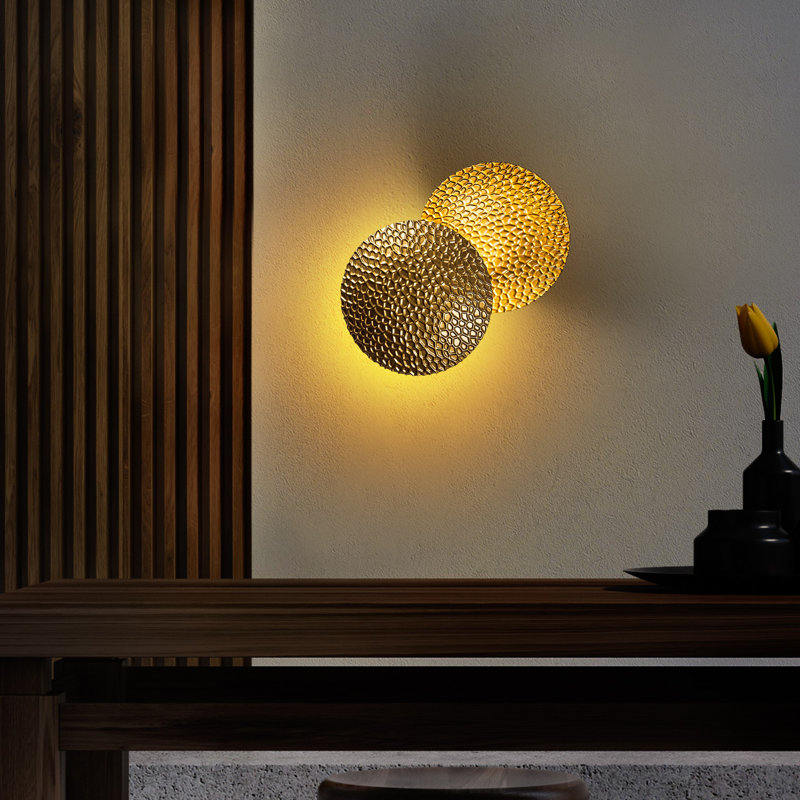 Élégante lampe murale dorée avec corps en métal, 8,3 po x 8,3 po x 5,9 po | IP20 classé, SMD DEL 5W 3000K | Parfait pour le salon, la chambre à coucher ou le couloir - Design moderne avec plaque de base en métal durable