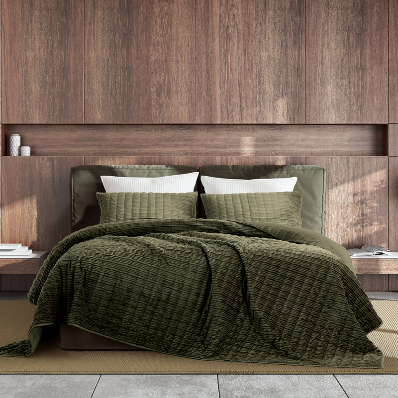 Wonderful Velvet 3-piece reversible quilt set, King Quilt + 2 King Shams, Dark Green