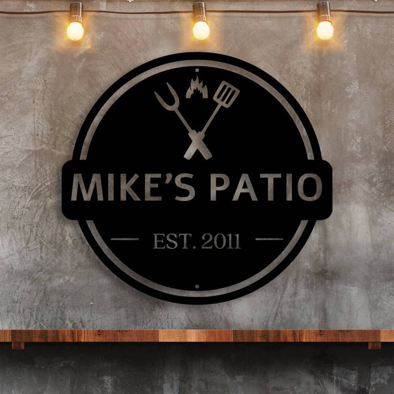 Art mural en métal personnalisé «Backyard BBQ» - décor de nom de gril personnalisé - décoration murale amateur de barbecue - signe de cuisine de patio extérieur - art de barbecue rustique de ferme - sculpture en métal industrielle moderne - pièce unique