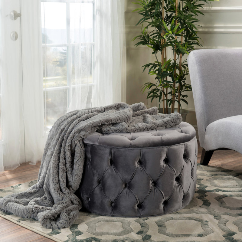Velours gris polyvalent - un accessoire de style et de garage avec cadre