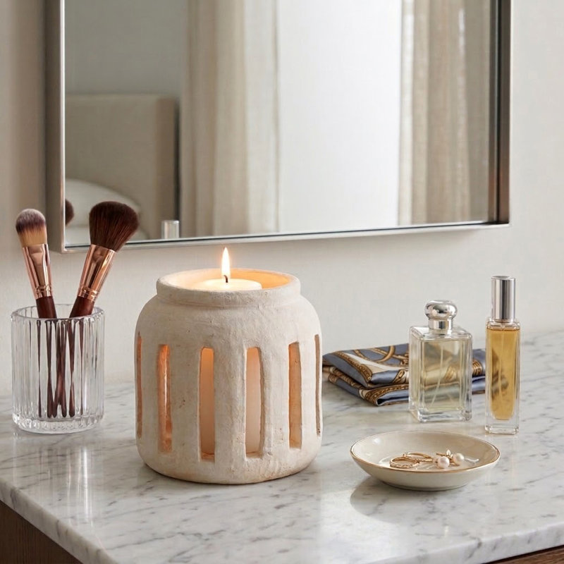 Lanterne décorative ronde ouragan avec lattes verticales ouvertes - Porte-bougie décorative moderne pour table et décoration inspirée - 8 po, blanc