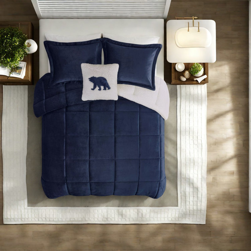 Ensemble de literie Cozy Plush To Sherpa en bleu marine et ivoire, confort moderne pour la maison