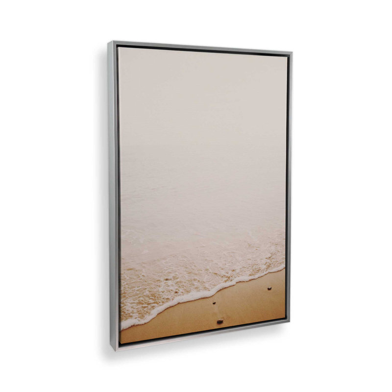 «Gentle Beach Tides», reproduction sur toile, Cadre flottant en chrome poli, H 36,75 po x l 24,75 po x P 1,75 po