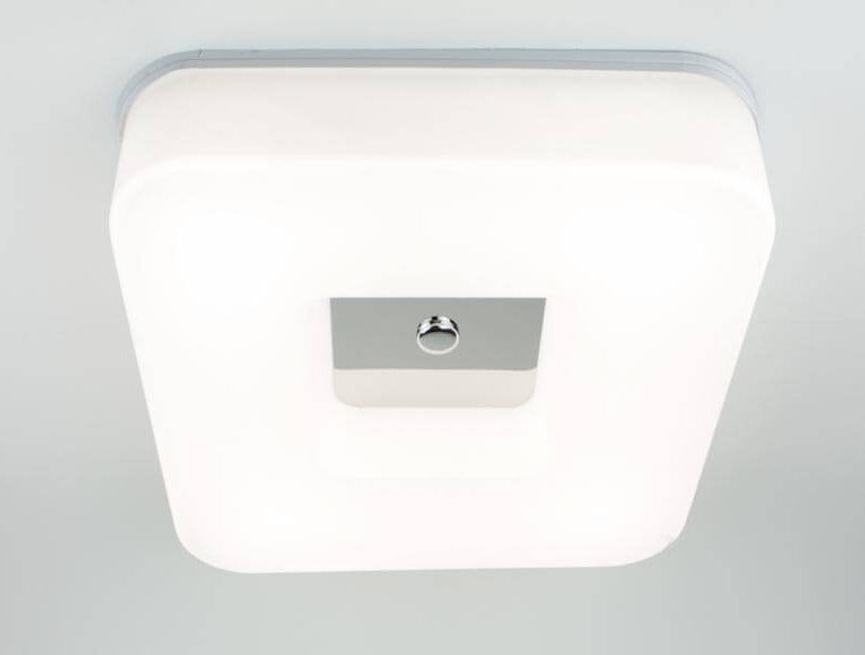 Plafonnier encastré carré simple 16,5 po Balanca