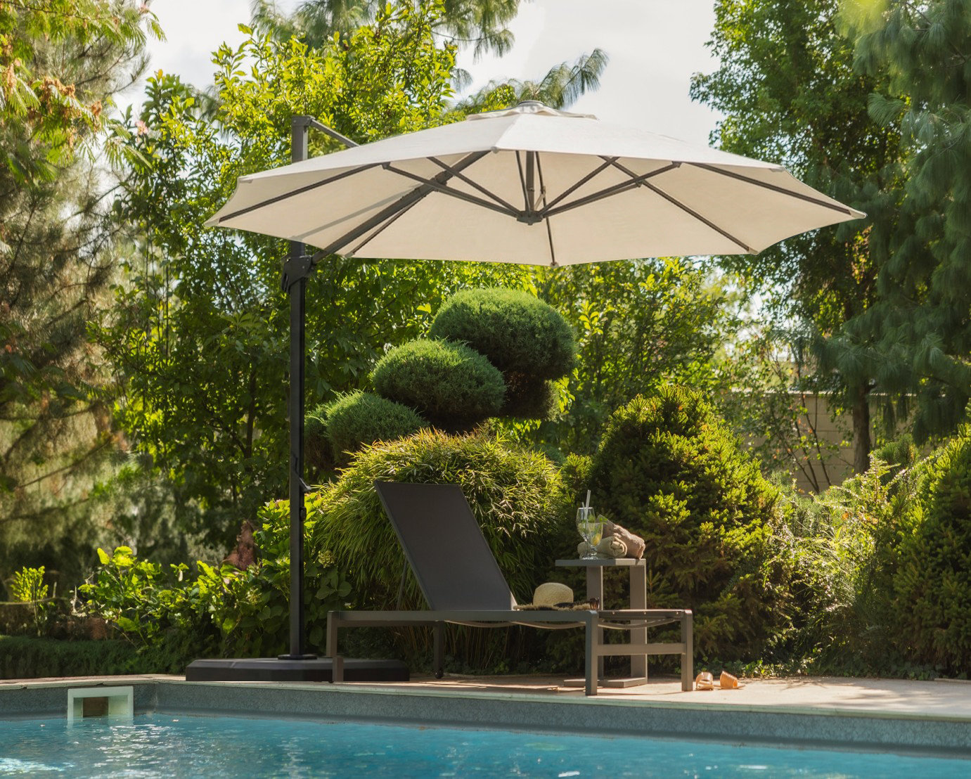 Lillie 10ft Round Cantilever Umbrella, White