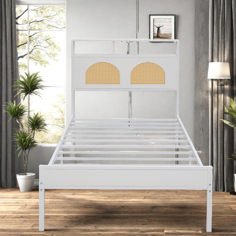 Lits simples modernes avec rangement et charge, structure en métal, charme rustique