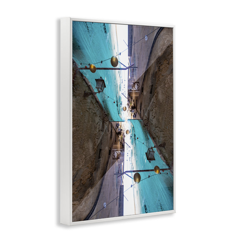 Giclée urbaine encadrée, conception par Robin Vandenabeele, H 30 po x l 20 po, Estampe numérique encadrée blanc bord de mer