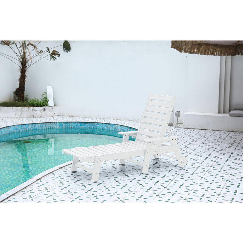 Chaise d'extérieur à 5 niveaux avec porte-gobelet pour une utilisation confortable et une fonction de mobilité