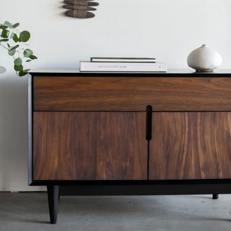 Buffet en bois de noyer noir