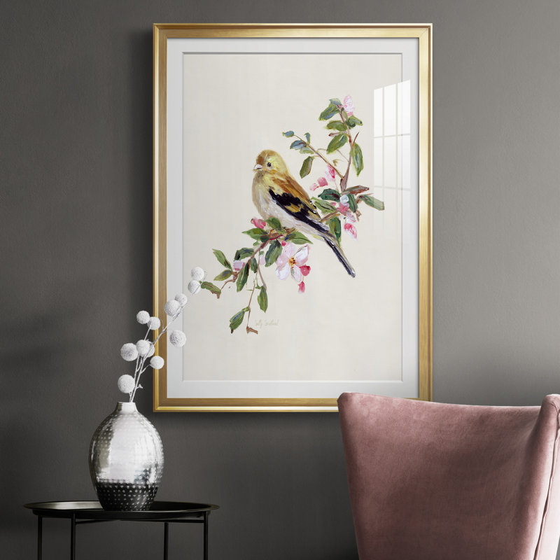 Spring Spring Pine Grosbeak - peinture encadrée, H 26,5 po x l 36,5 po x P 1,5 po, Or