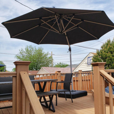 Leeven 3.65m Cantilever Parasol With Base