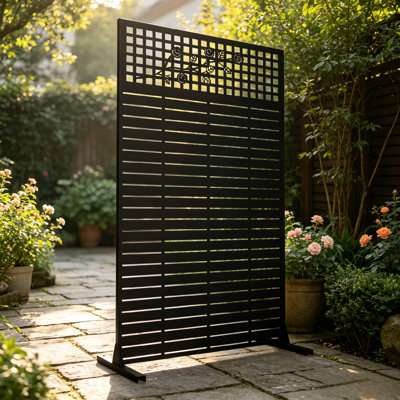 Western-Style Rose Black Metal Partition Screen, Combining Privacy And Decoration, Suitable For Placement In Living Rooms, Balconies, Terraces, And Gardens.
