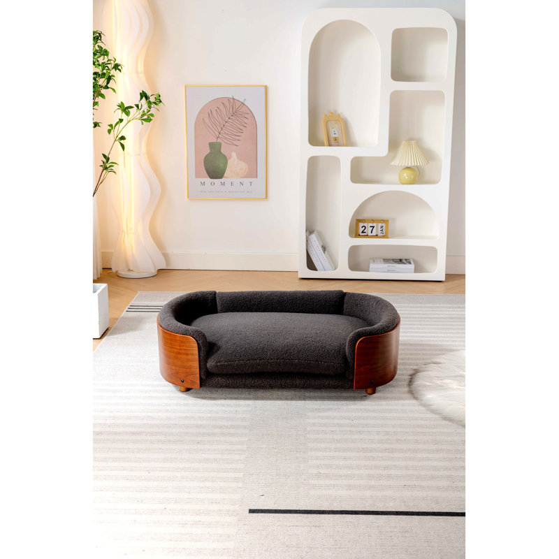 Lit pour chien surélevé de style scandinave avec pattes en bois massif et dossier en bois courbé noyer, velours