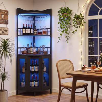 Armoire de bar d'angle à 5 niveaux, armoire à vin haute avec prises de courant intégrées, lumières à DEL, support à vin et porte-verre pour petit salon, noir