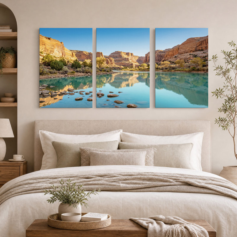 Ensemble de 3 toiles murales « Rivière turquoise reflétant le canyon de roches rouges »., H 18 po x l 12 po x 3 pièces