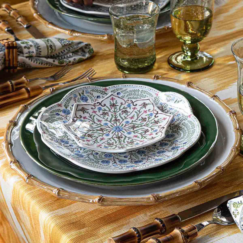 Villa Seville Scalloped Side/Cocktail Plates
