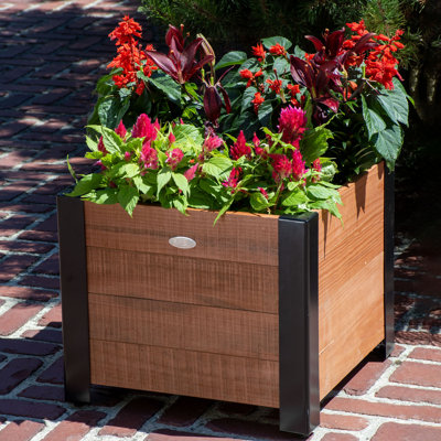 Pot de fleurs en bois 