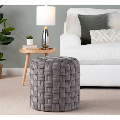 Velours gris foncé rond tressé de 16 po, aspect contemporain, revêtement élégant, rembourrage en mousse pour plus de confort, intérieur polyvalent avec une limite de 250 lb, aucun assemblage requis en velours, conception unique,