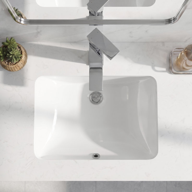 Robinet de salle de bain élégant en chrome poli à poignée simple 6 ½ po, Chrome poli