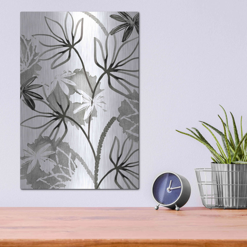 "Fleurs monochromes III" par Flora Kouta, H 16 po x l 12 po