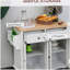 Un chariot d'îlot de cuisine roulant avec un plateau en bois d'hévéa, un support à épices, un porte-serviettes et un tiroir, blanc, pour les salles à manger-833126672