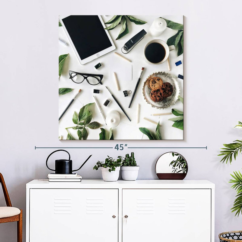 Alcaraz Workspace, 33" H x 33" W