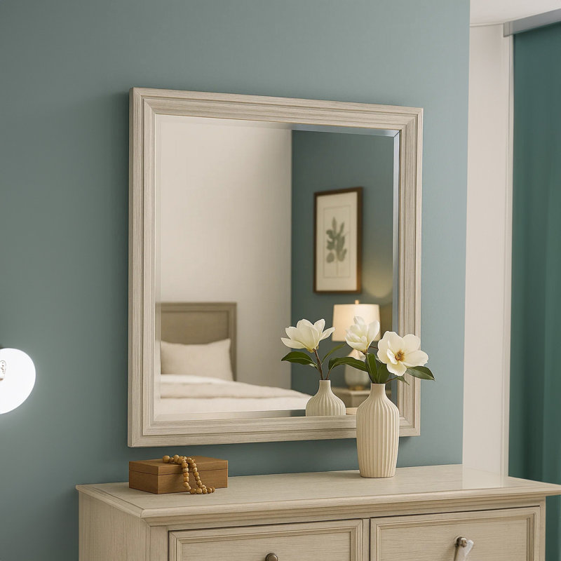 Miroir de commode Basil, verre biseauté, cadre blanc rustique 38 x 44