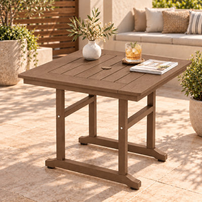 Table de salle à manger en PEHD pour 4 personnes, table de patio toutes saisons avec trou pour parasol de 2 po et couvercle de trou assorti, pieds de nivellement réglables, résistante à la décoloration pour terrasse, jardin, cour arrière, balcon, no