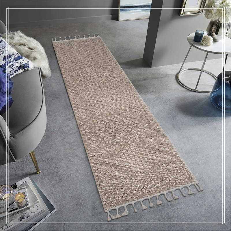 Beige /Medallion Indoor/Outdoor Area Rug, Runner 2'2" x 8'