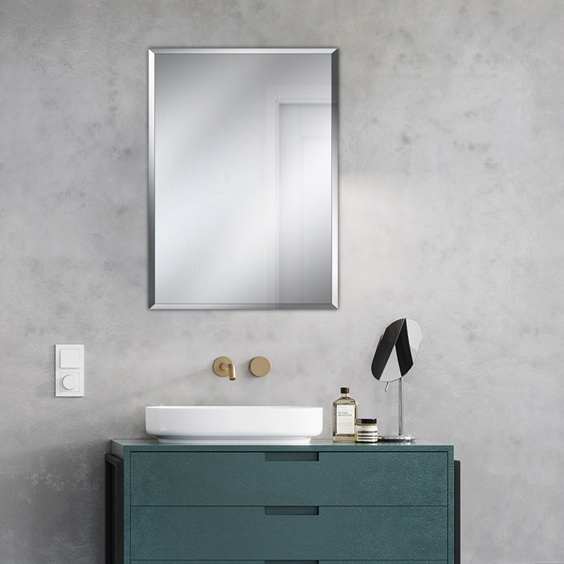 Armoire à pharmacie à fixation en surface / à encastrer avec tablettes réglables Kevia, Argent, 15"