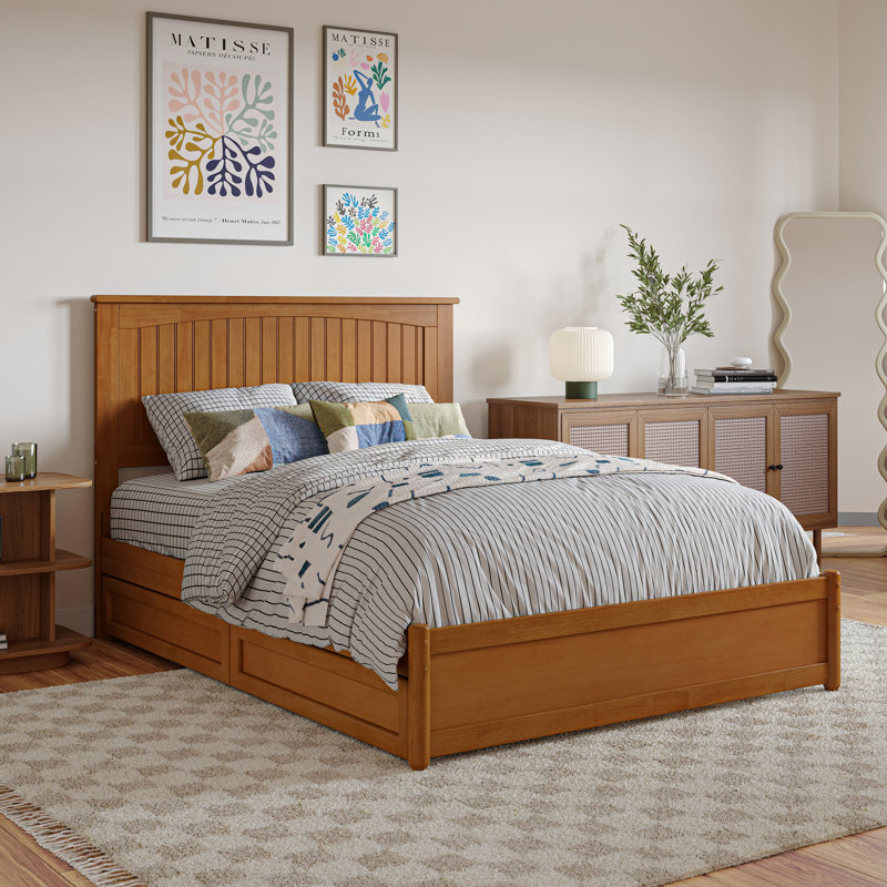 Lit plateforme en bois massif Lamaiyah avec pied de lit et tiroirs de rangement, Double, Caramel clair