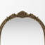 Miroir décoratif en forme d'arche avec miroir décoratif en relief-132950698