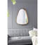 Miroir mural irrégulier avec cadre en bois, 30 po x 38 po, pour le salon, la salle de bain, le vestibule, style minimaliste, bords courbés, 50% pin, 25% silhouette de salle de bain, mélange de décor, bords