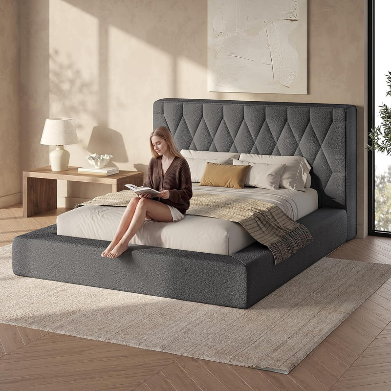 Structure de lit tapissier grand avec tête de lit 5,9 po, lit plateforme entièrement rembourré, coins arrondis doux et silencieux pour la chambre principale / chambre d'amis, assemblage facile en 15 minutes, gris