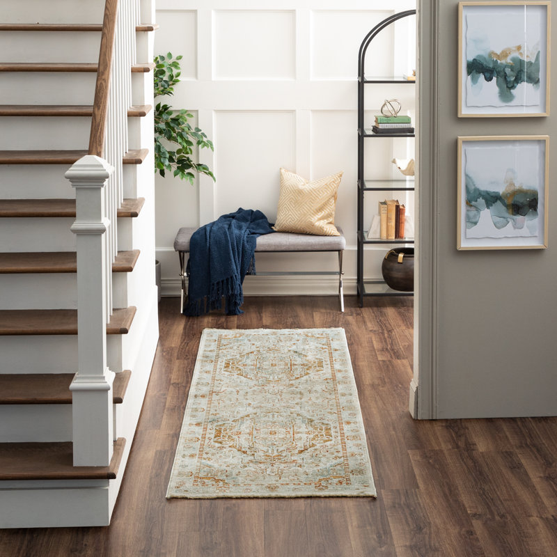 Kumra Cream Traditional Ornamental Area Rug, Runner 2'7" x 7'3"